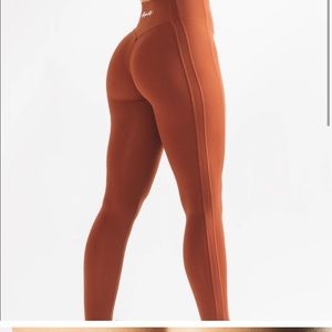 ALPHALETE PULSE KINETIC LEGGING